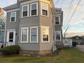 5 Lothrop St in Plymouth, MA - Building Photo
