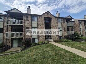 68 View Terrace Dr in Southgate, KY - Building Photo