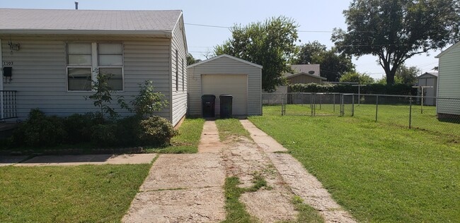 1103 Roosevelt St in Wichita Falls, TX - Foto de edificio - Building Photo