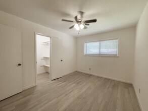 7710 Romney Rd in Houston, TX - Building Photo - Building Photo