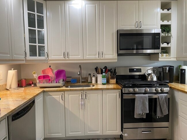 property at 17 Middle St