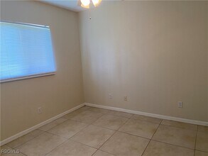 1301 NE 12th Pl in Cape Coral, FL - Foto de edificio - Building Photo