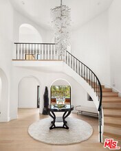 28820 Grayfox St in Malibu, CA - Building Photo - Building Photo