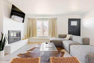 8447 E Vernon Ave in Scottsdale, AZ - Building Photo