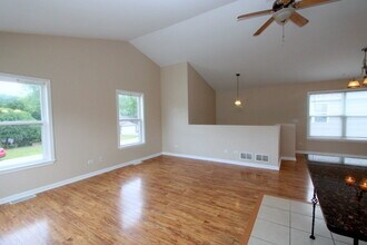 6617 Briarwood Dr in Crystal Lake, IL - Foto de edificio - Building Photo