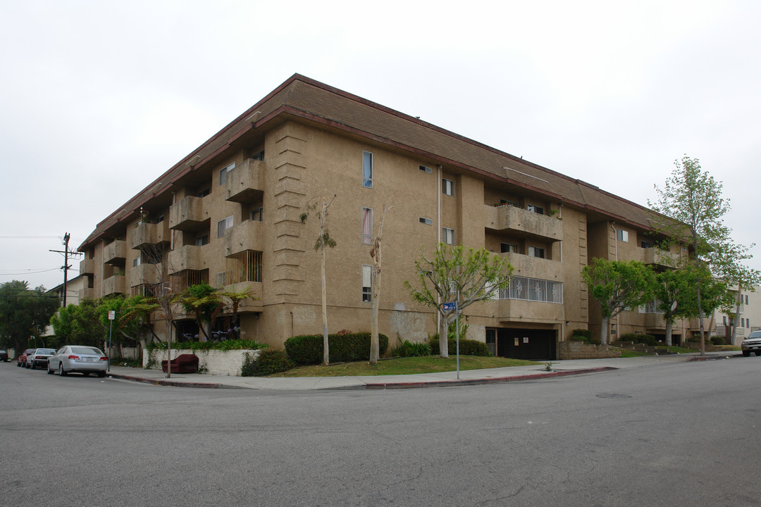 200 S Hoover St in Los Angeles, CA - Foto de edificio