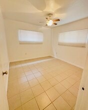 1707 N Stanton St in El Paso, TX - Foto de edificio - Building Photo