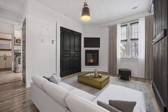 48 Weber St W in Kitchener, ON - Building Photo - Building Photo