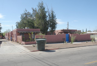 121-135 N Cherry Ave in Tucson, AZ - Building Photo - Building Photo