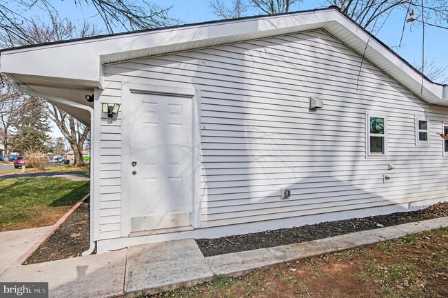 property at 312 E Gordon St