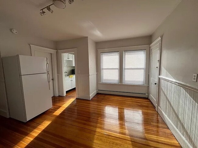 property at 8 Glendale St