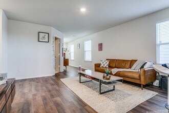 5911 Bluestem Wy in San Antonio, TX - Building Photo - Building Photo