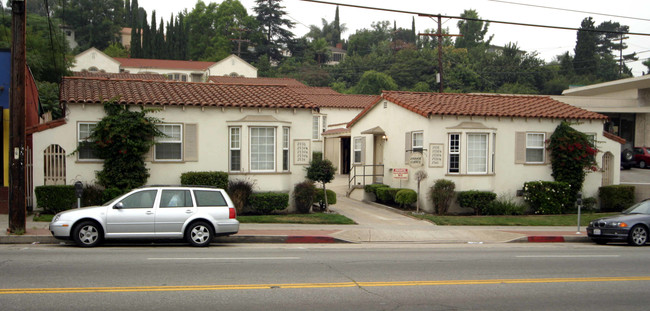 2934-2940 Rowena Ave in Los Angeles, CA - Building Photo - Building Photo