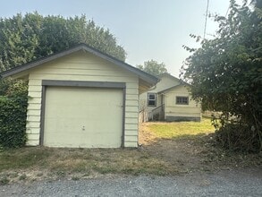 7951 Maple Ave SE in Snoqualmie, WA - Building Photo - Building Photo