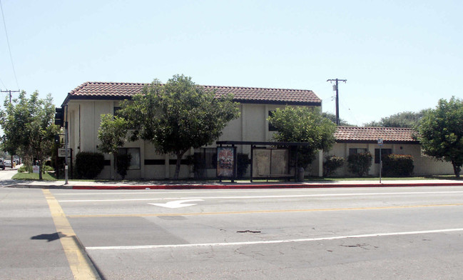 Cornerstone Apartments in Fullerton, CA - Foto de edificio - Building Photo