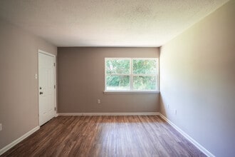 Meadows Apartments in Canton, MS - Building Photo - Building Photo