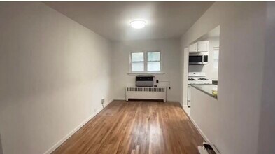 12 College St in Jersey City, NJ - Building Photo - Building Photo