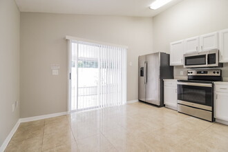 7661 Harbor Bend Cir in Orlando, FL - Building Photo - Building Photo