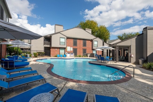 Finley West in Houston, TX - Foto de edificio - Building Photo