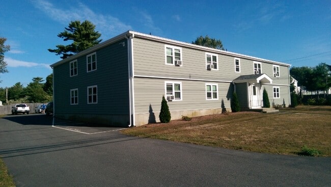 17 Anderson Ave in Middleboro, MA - Building Photo - Building Photo