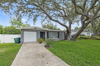 4112 E 97th Ave in Tampa, FL - Building Photo - Building Photo
