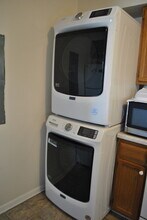 15 S Shafer St, Unit 1605 in Athens, OH - Foto de edificio - Building Photo