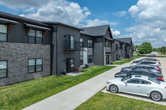 The Atworth at Queenwood in Morton, IL - Building Photo - Building Photo
