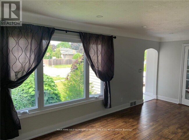 24 Manor Rd in St Catharines, ON - Building Photo - Building Photo