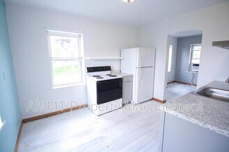 3010 Johnson Ave NW in Cedar Rapids, IA - Building Photo - Building Photo