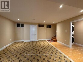 5 Scarboro Ave in Toronto, ON - Building Photo