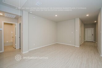 422 Lubbock Dr in Azle, TX - Foto de edificio - Building Photo