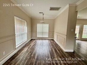 2245 Tiffany Glenn Ct in Bedford, TX - Building Photo - Building Photo