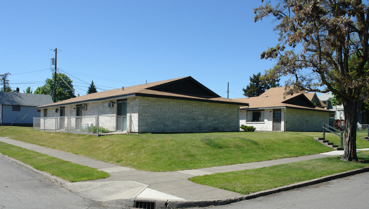 1101-1105 W Spofford Ave in Spokane, WA - Building Photo