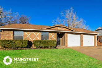 1105 S Avery Dr in Moore, OK - Building Photo - Building Photo