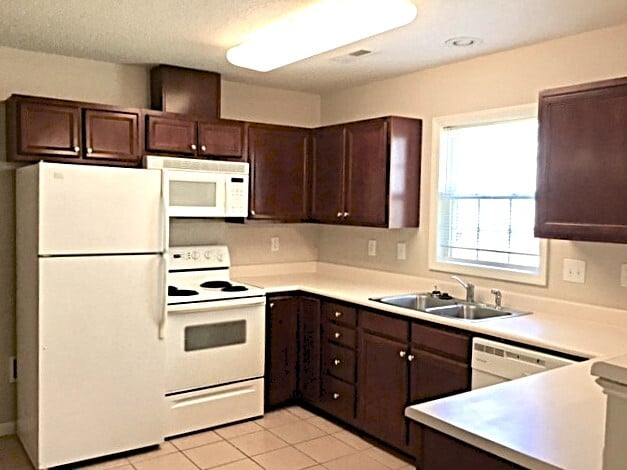 5640 Regent Village Dr in Winston-Salem, NC - Building Photo - Building Photo