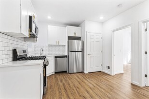 33 Stagg St in Jersey City, NJ - Building Photo - Building Photo