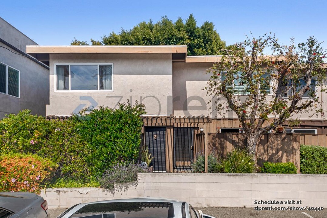 4571 Inglewood Blvd in Culver City, CA - Building Photo