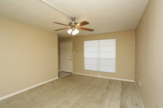 Cypress Acres in New Orleans, LA - Building Photo - Building Photo