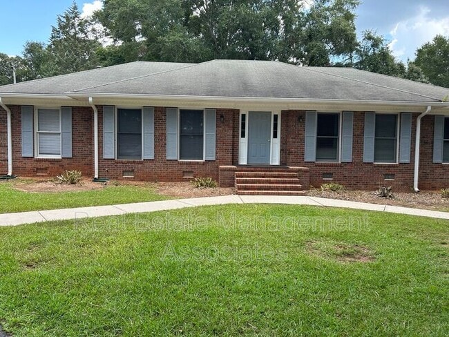 property at 604 N Pine Hill Rd