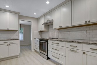 11387 SW Ironwood Loop in Tigard, OR - Building Photo - Building Photo