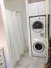 918 Beacon St, Unit 2 in Boston, MA - Building Photo - Building Photo