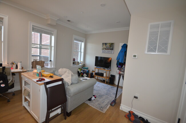 14 Mount Hood Rd, Unit 4