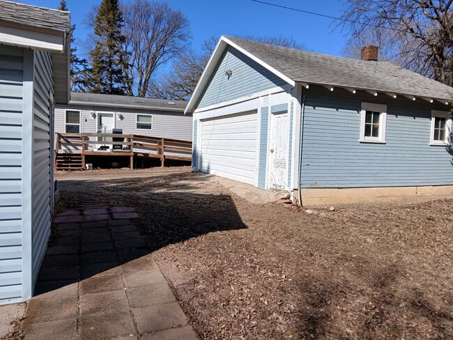 612 W Laurel St in Fergus Falls, MN - Building Photo - Building Photo