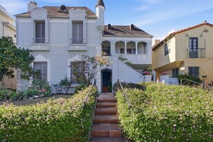 307 S Doheny Dr in Beverly Hills, CA - Building Photo
