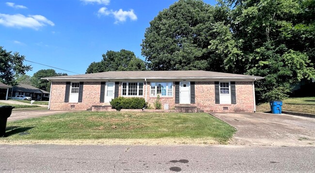402 Parrish St in Martin, TN - Foto de edificio - Building Photo