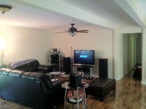 1593 Bubbling Creek Rd NE in Atlanta, GA - Building Photo - Building Photo