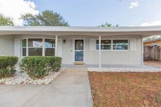 2121 Greenbriar Blvd in Clearwater, FL - Building Photo - Building Photo
