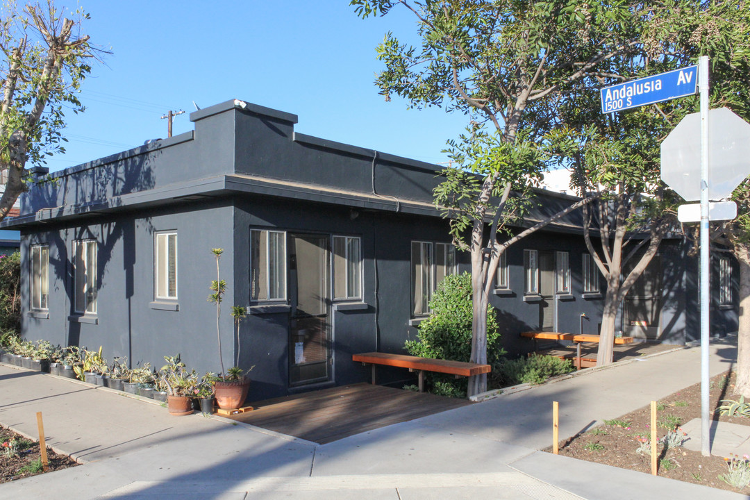 1520 Andalusia Ave in Venice, CA - Foto de edificio