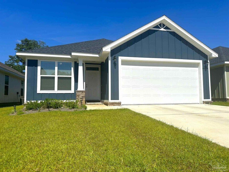 5365 Parkside Dr in Pace, FL - Building Photo
