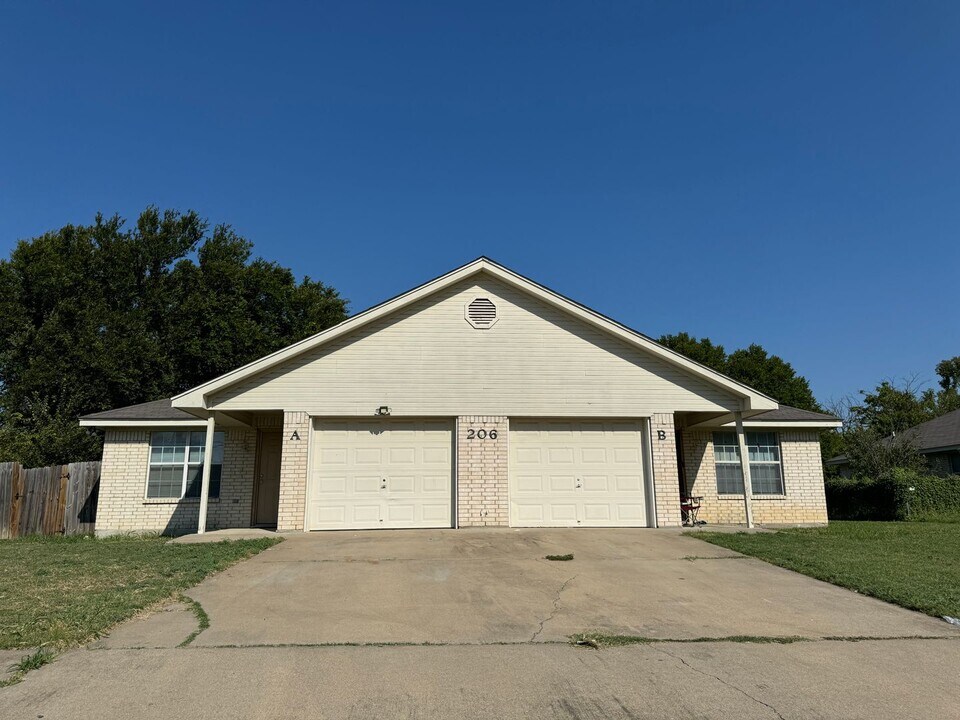 206 24th St in Killeen, TX - Building Photo